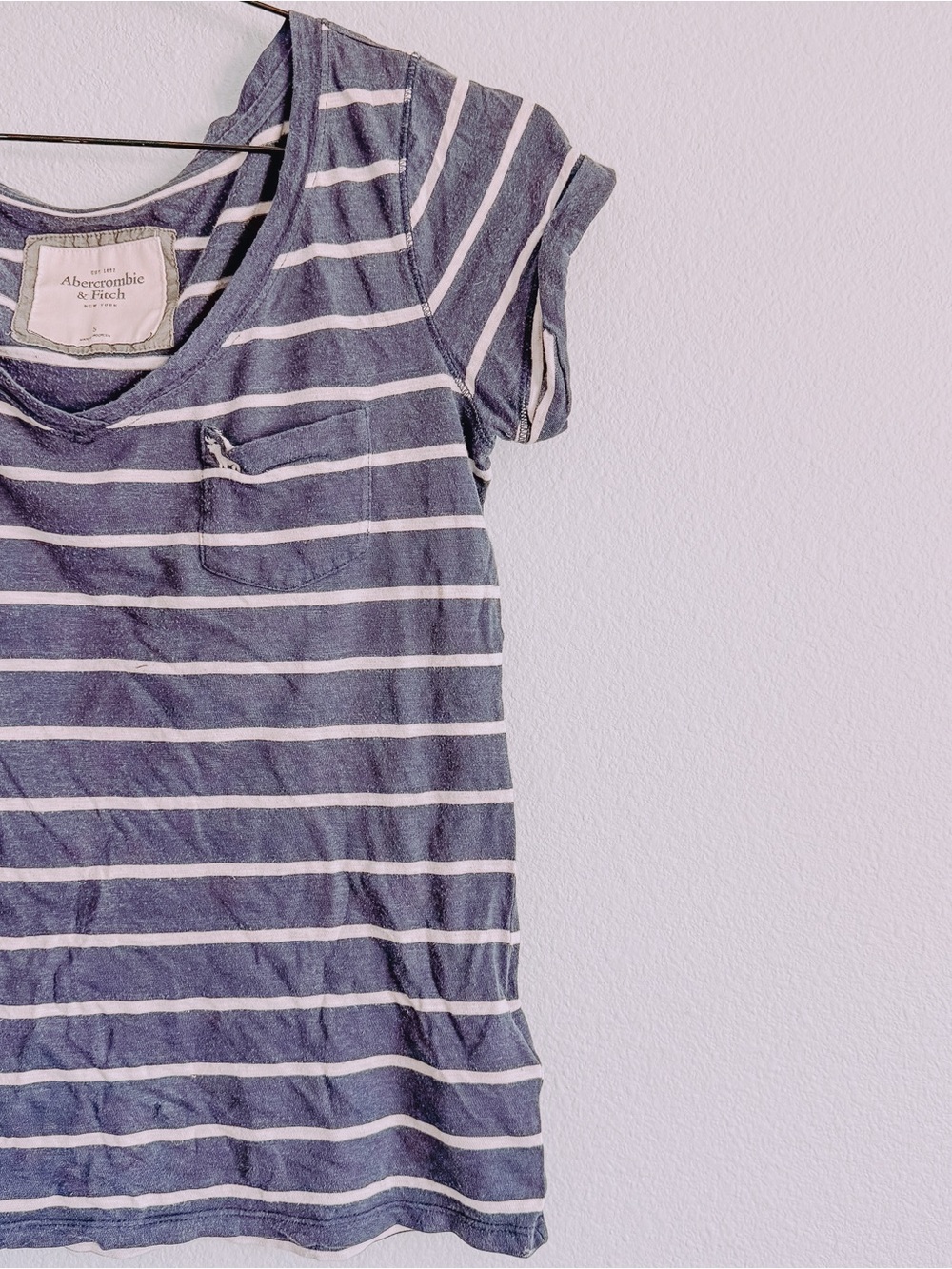 Abercrombie & Fitch V Neck Blue/White Striped Tee. Size Small